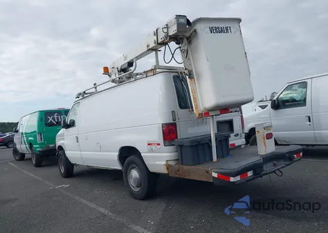 2004 Ford E-350 Super Duty Commercial/Recreational z USA, uszkodzony, nr VIN 1FTSE34L54HB35658